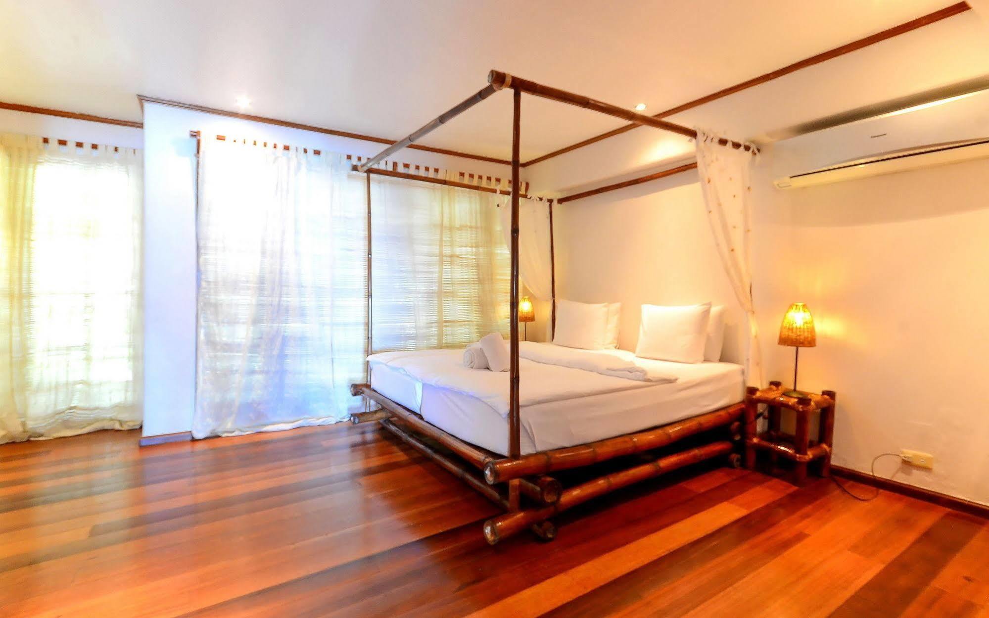White Beach De Boracay Balabag  Ngoại thất bức ảnh